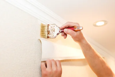 Pose de papier peint à Ginai — revêtements muraux et toiles de verre